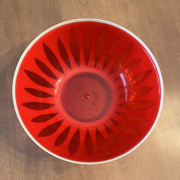 Vintage Regaline Red White Plastic Textured Acrylic Bowl MCM Cathrine Holm DEKA - Picture 2 of 4